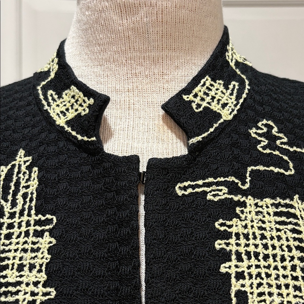 Ming Wang Black Jacket with Cream Abstract Stitching - Picture 2 of 8